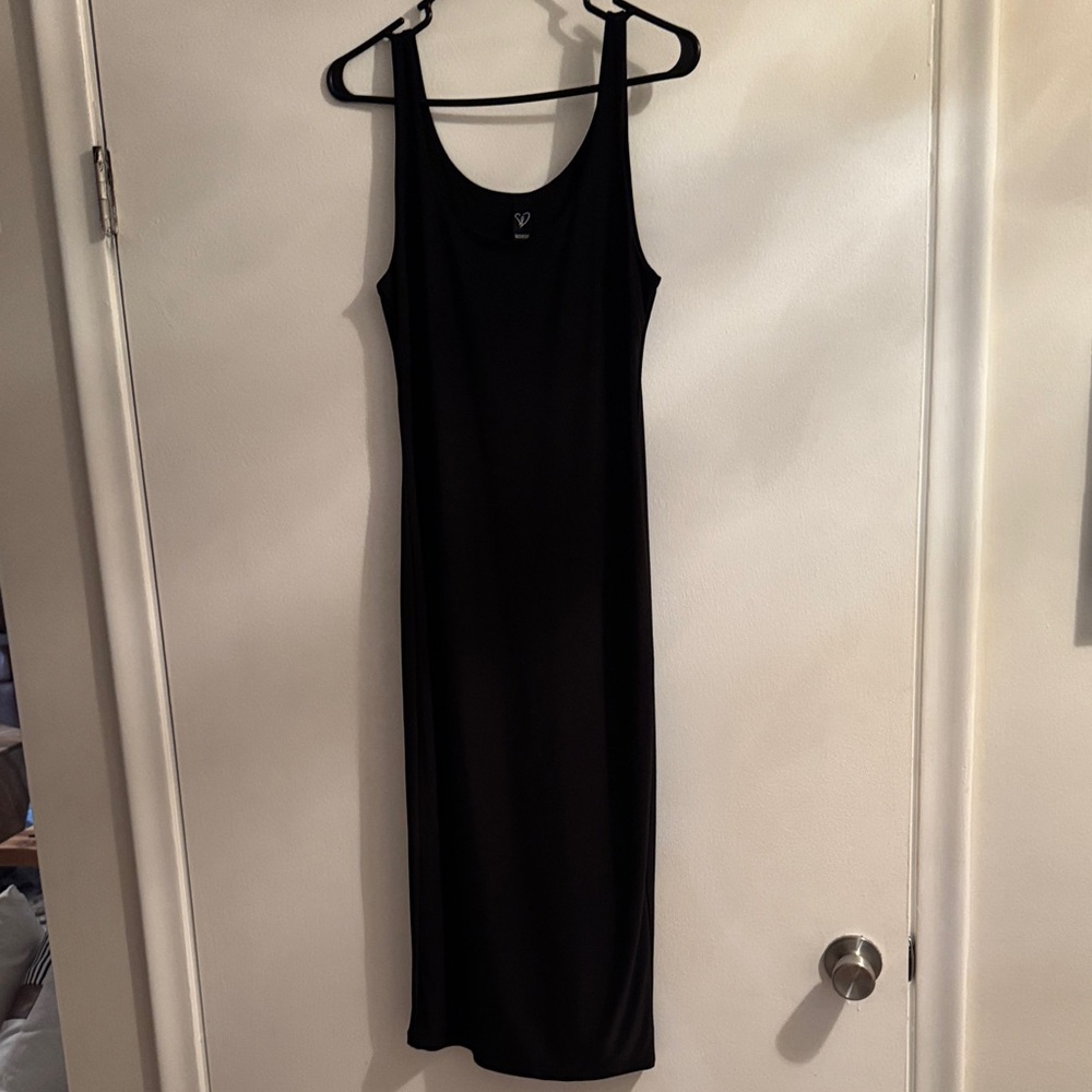 Windsor Classic Black Midi Dress